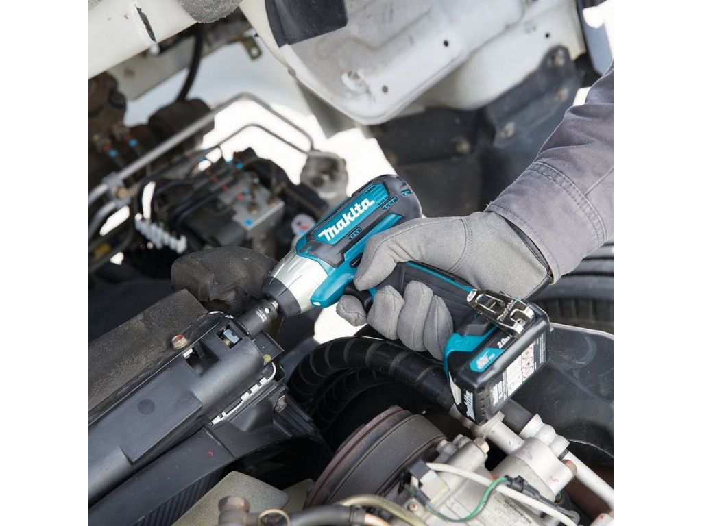 Ударный гайковерт Makita TW140DWAE (с 2-мя АКБ)