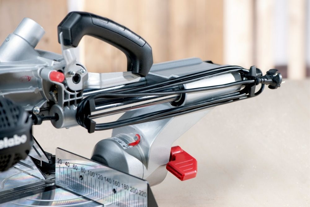 Дисковая пила Metabo KGS 216 M