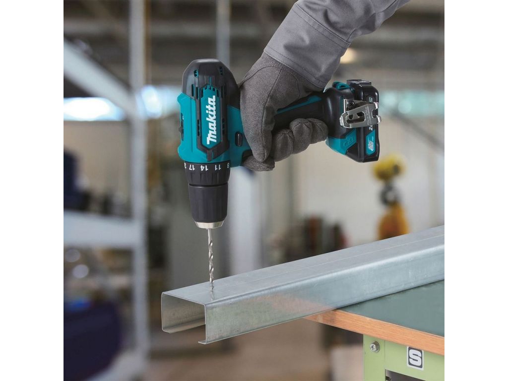 Дрель-шуруповерт Makita HP333DWME (с 2-мя АКБ, кейс)