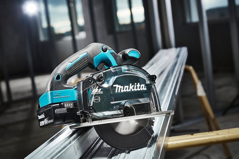 Дисковая пила Makita DCS553Z (без АКБ)