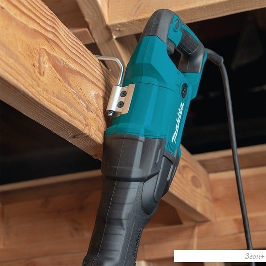 Сабельная пила Makita JR3061T