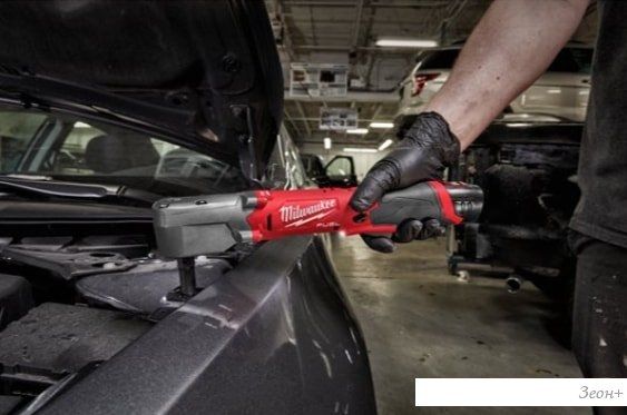 Гайковерт Milwaukee M12 FRAIWF38-0 4933471700 (без АКБ)