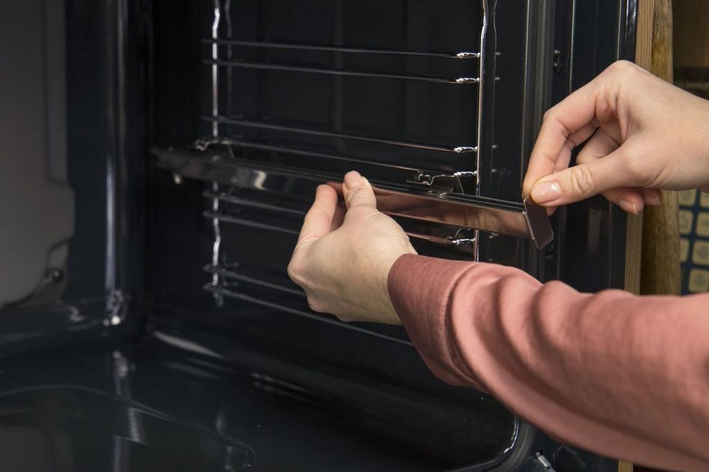 Электрический духовой шкаф Gorenje BO6735E02BK